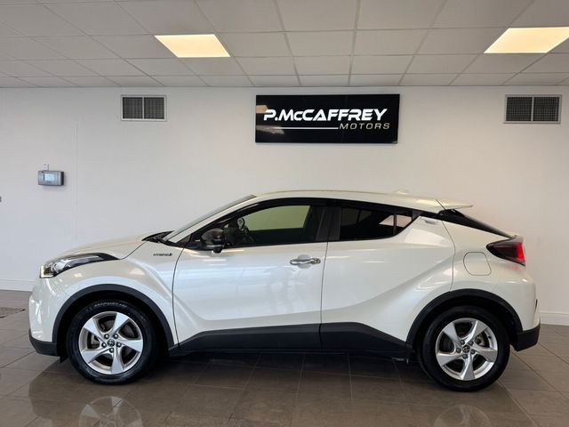 Image for 2018 Toyota C-HR 1.8 HYBRID LUNA