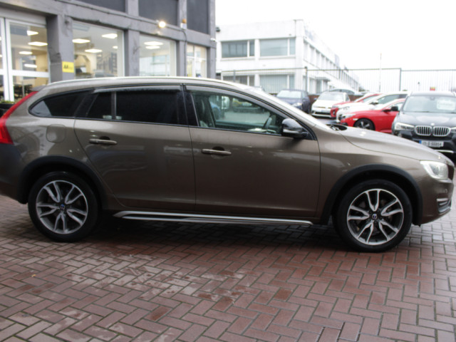 Image for 2016 Volvo V60 Cross Country 2.0D CROSSCOUNTRY EDITION ESTATE AUTOMATIC // 1 OWNER CAR WITH ONLY 136000 KMS IN MINT CONDITION // BUY WITH CONFIDENCE AA AND SIMI APPROVED DEALER 2026 // FINANCE ARRANGED // TRADE INS WELCOME //