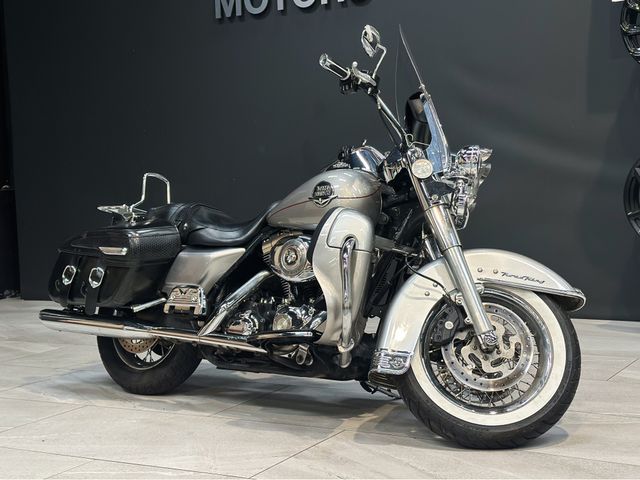 Image for 2008 Harley-Davidson Dyna Glide FLSTC ROAD KING CLASSIC