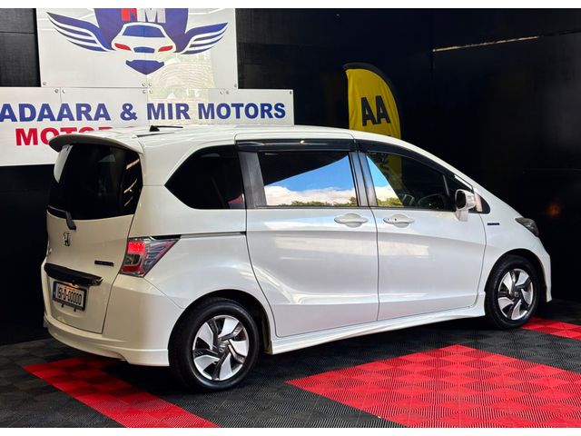 Image for 2014 Honda Freed 6 Seater Hybrid