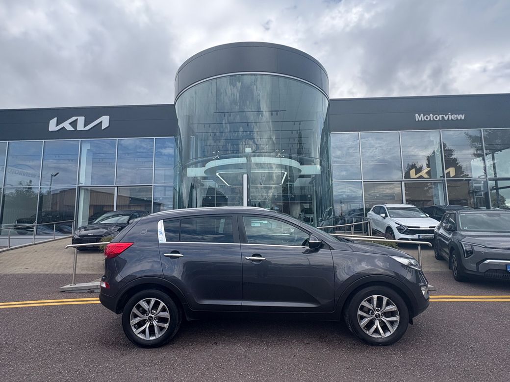 Image for 2015 Kia Sportage 1.7D Bluetooth, Touch Screen Infotainment System, Rear Parking Sensors, Full Service History, Heated Seats