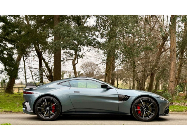 Image for 2019 Aston Martin Vantage Aston Martin Vantage Forged carbon extras 4.0 V8