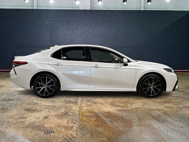 Image for 2023 Toyota Camry 2.5 HYBRID AUTOMATIC - BLACK HALF LEATHER - 18'' FACTORY ALLOYS - TOYOTA SAFETY SENSE - REAR CAMERA