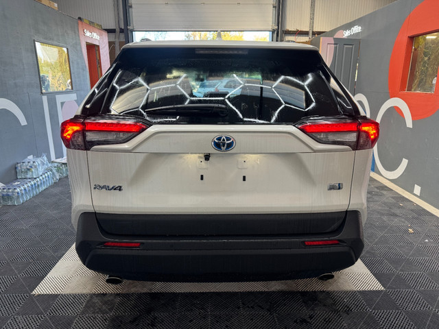 Image for 2021 Toyota Rav4 2021 TOYOTA RAV4 HYBRID X AUTOMATIC 2.5 / CRUISE CONTROL / REVERSE CAMERA / ELECTRIC MEMORY & HEATED SEATS / PADDLE SHIFTERS / AMBIENT LIGHTS