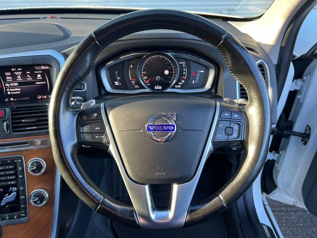 Image for 2017 Volvo XC60 D4 CLASSIC 2.0 D // TILT & SLIDE PAN ROOF // DIAMOND CUT ALLOYS // LEATHER POWERED & HEATED SEATS