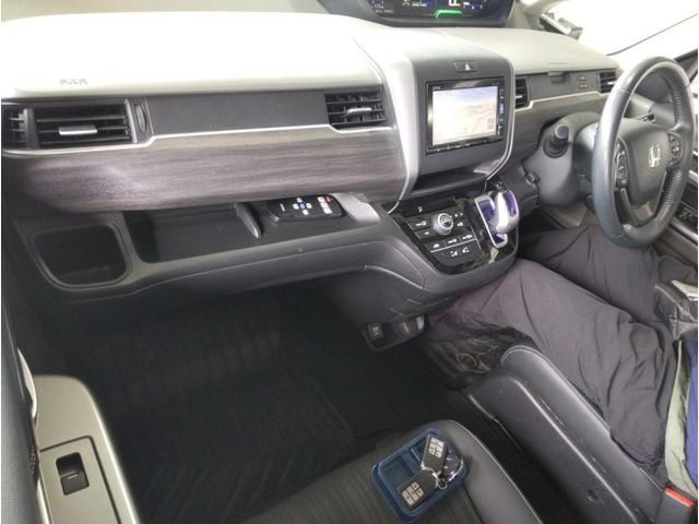 Image for 2017 Honda Freed 1.5 Petrol Hybrid Auto