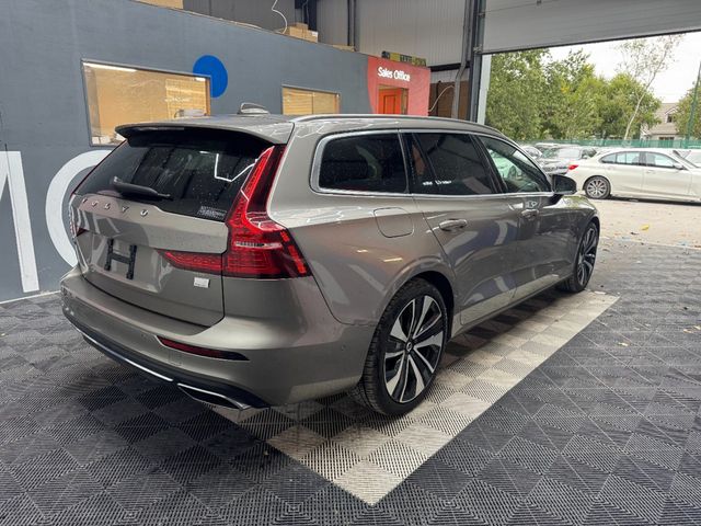 Image for 2021 Volvo V60 2021 VOLVO V60 4wd RECHARGE PLUG-IN HYBRID T6 AWD 56K KMS AUTOMATIC 2.0 / PARKING CAMERA / ELECTRIC MEMORY & HEATED SEATS / PANORAMIC SUNROOF AND MORE