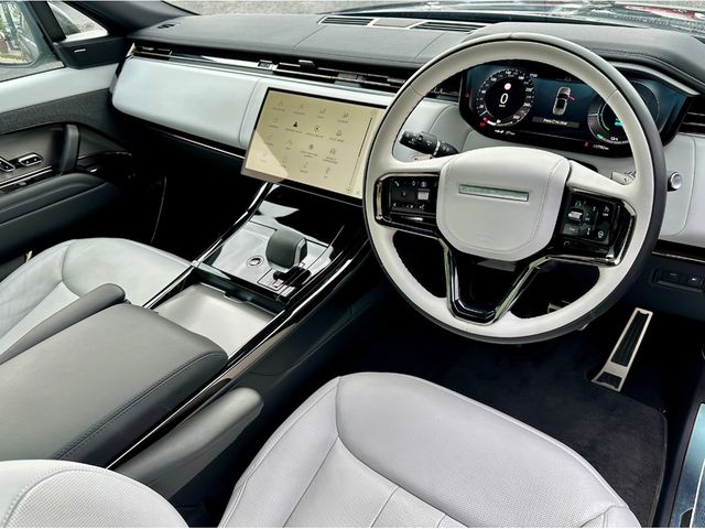 Image for 2025 Land Rover Range Rover Sport ED PHEV EDITION