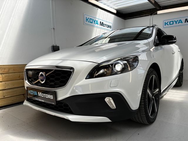 Image for 2016 Volvo V40 2.0 D4 CROSS COUNTRY SE LUXURY DIESEL 190 BHP AUTOMATIC // PEARL WHITE METALLIC // FULL ELECTRIC SEATS // REVERSING CAMERA // CRUISE CONTROL // LANE ASSIST // TOP SPEC // AA APPROVED 2026