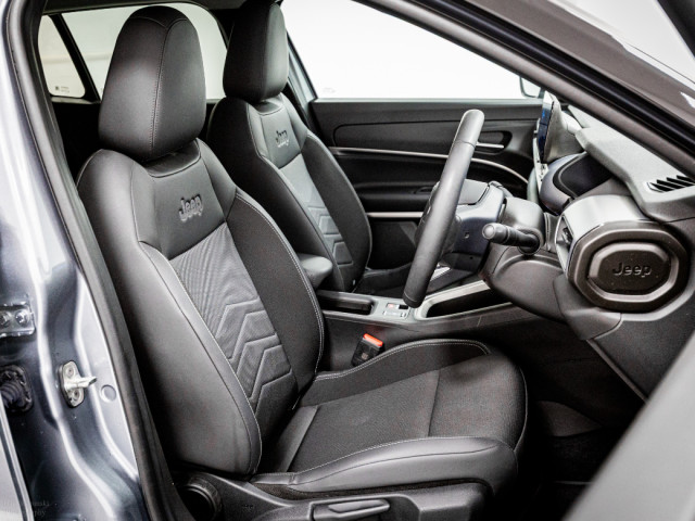 Image for 2025 Jeep Avenger E-Summit 54kWh 155HP
