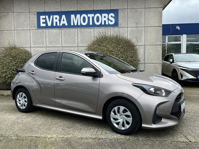 Image for 2021 Toyota Yaris X AUTOMATIC HYBRID 1.5 PETROL //KEYLESS ENTRY//REVERSE CAMERA//ADAPTIVE CRUISE CONTROL// 