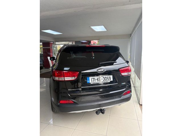 Image for 2017 Kia Sorento Sorento Ex Commercial