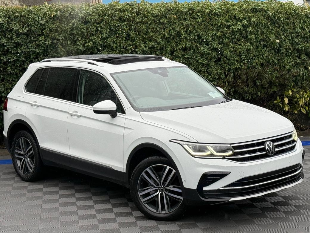 Image for 2023 Volkswagen Tiguan ELEGANCE 1.4 HYBRID ** TOP SPEC ** // OPENING PAN ROOF // HEATED SEATS // APPLE CARPLAY/ANDROID AUTO
