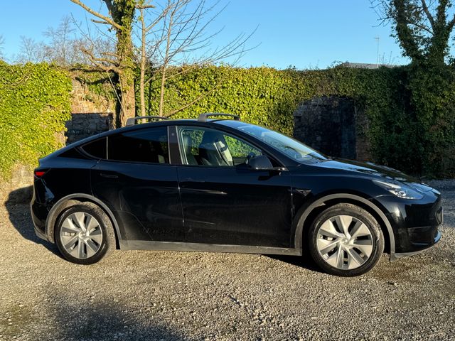 Image for 2023 Tesla Model Y RWD 1 Owner