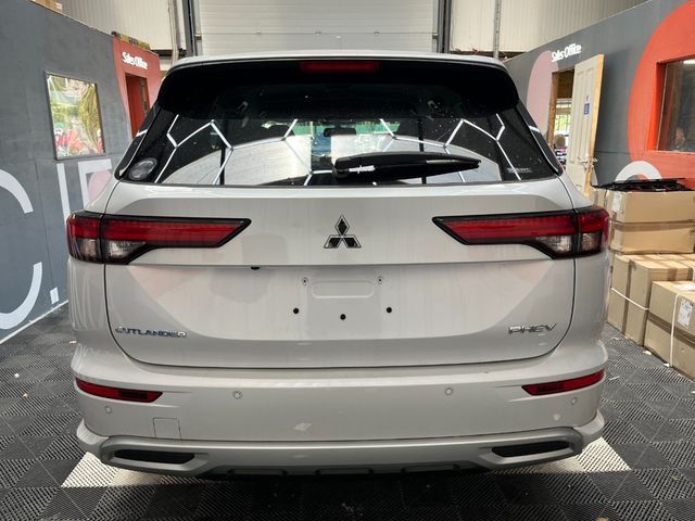 Image for 2024 Mitsubishi Outlander 2024 MITSIBISHI OUTLANDER PHEV P 2.4 AUTOMATI / CRUISE CONTROL / PARKING CAMERA / ELECTRIC MEMORY & HEATED SEATS / PADDLE SHIFTERS / HEATED STEERING WHEEL / 7 SEATS OPTION AND MORE