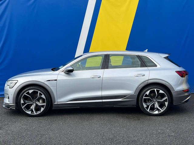 Image for 2022 Audi e-tron RS-PERFORMANCE 50 QUATTRO AUTO // NEW 22" RSQ8 ALLOYS // LEATHER POWERED & HEATED SEATS // APPLE CARPLAY/ANDROID AUTO