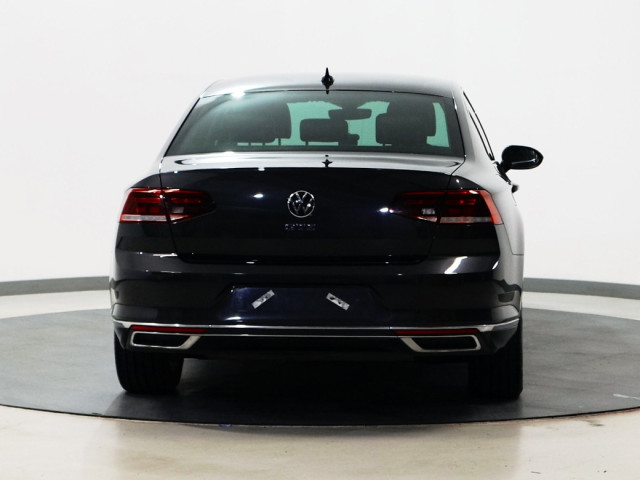 Image for 2021 Volkswagen Passat *62* GTE DSG