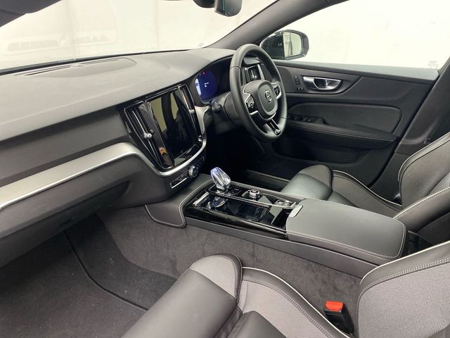 Image for 2025 Volvo V60 4 YEAR WARNTY !! Plus Dark AWD PHEV T6 (350hp)