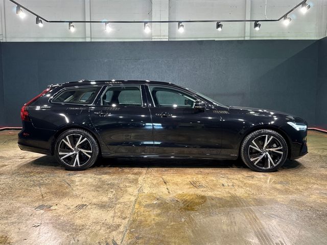 Image for 2023 Volvo V90 RECHARGE T6 PLUS AWD - 360 REVERSE CAMERA - FULL LEATHER ELECTRIC HEATED SEATS FRONT & REAR, STEERING WHEEL - DIAMOND CUT ALLOY WHEELS