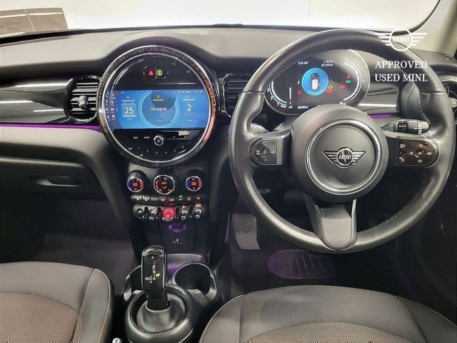 Image for 2023 Mini Cooper 5-Door Cooper Classic