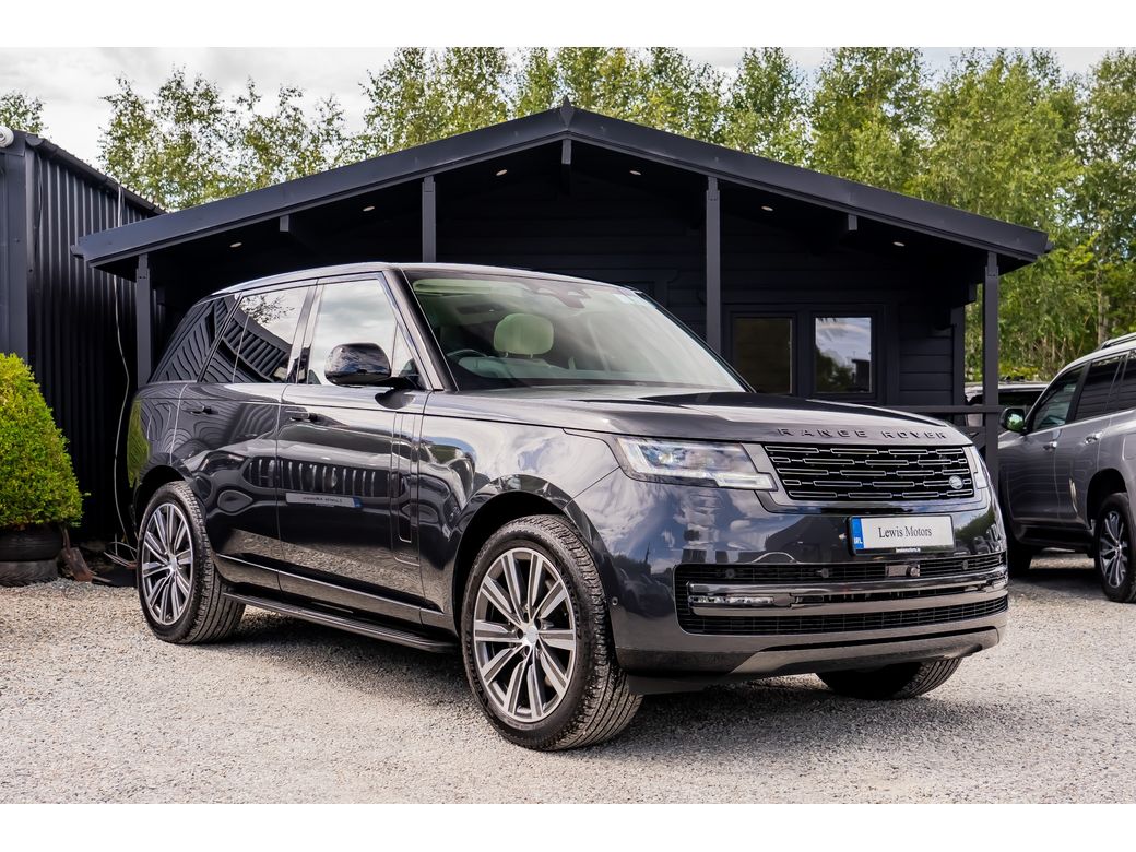 Image for 2025 Land Rover Range Rover P460e Autobiography, MERIDIAN SURROUND SOUND SYSTEM, PAN ROOF, ELECTRIC TOW BAR, AIR SUSPENSION, 360 CAMERA, HUD, MASSAGE SEATS, CHILLED CENTRE CONSOLE, HEATED & COOLED SEATS, AMBIENT LIGHTING