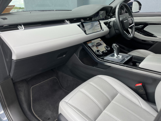 Image for 2021 Land Rover Range Rover Evoque P300e SE Auto