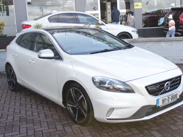 Image for 2016 Volvo V40 2.0D4 R-DESIGN PLUS 5DR HATCHBACK AUTO // RARE R-DESIGN WITH PANORAMIC SUNROOF // STUNNING CAR // BUY WITH COMFIDENCE AA AND SIMI APPROVED DEALER 2026 // FINANCE ARRANGED // ALL TRADE INS WELCOME // 
