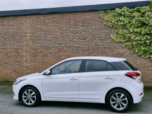 Image for 2015 Hyundai i20 Deluxe 