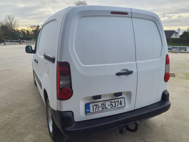 Image for 2017 Peugeot Partner SE L1 Blue HDI 5DR