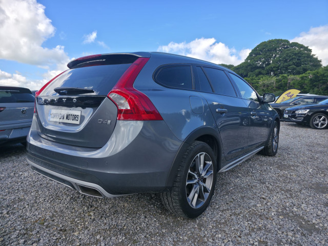 Image for 2018 Volvo V60 Cross Country 