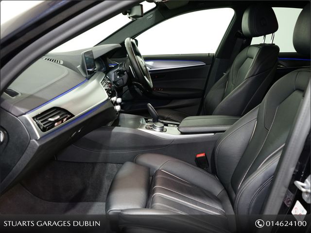 Image for 2020 BMW 5 Series **PLUS PACK AND COMFORT PACK** 530e PLUG-IN HYBRID M-SPORT: CARBON BLACK METALLIC WITH BLACK LEATHER, COMFORT ACCESS, ELECTRIC MEMORY SEATS