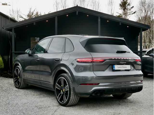 Image for 2020 Porsche Cayenne 3.0 V6 E-hybrid, ELECTRIC TOW BAR, AIR SUSPENSION, 22" SPORT CLASSIC WHEELS, LED HEADLIGHTS, SPORT CHRONO PLUS