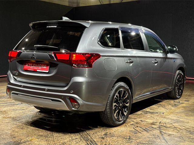 Image for 2019 Mitsubishi Outlander BLACK HALF LEATHER - FACTORY ALLOYS