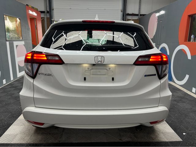 Image for 2016 Honda Vezel 2016 HONDA VEZEL HYBRID Z 1.5 AUTOMATIC / CRUISE CONTROL / REVERSE CAMERA / HEATED SEATS / PADDLE SHIFTERS AND MORE