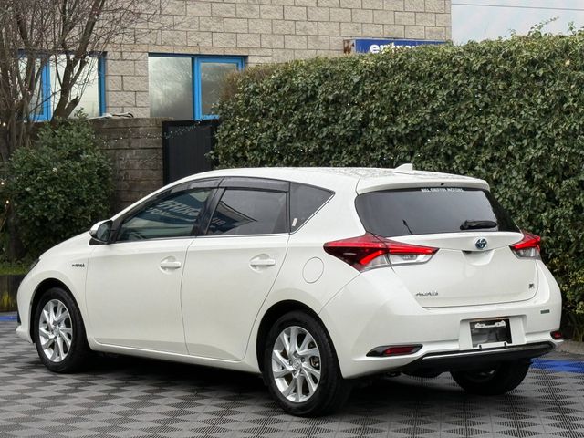 Image for 2016 Toyota Auris 1.5 HYBRID // HALF LEATHER SEATS // BRAND NEW NCT // REVERSE CAMERA