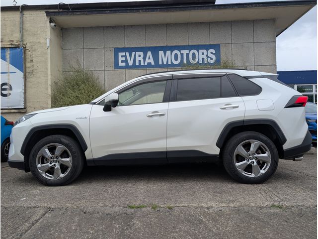 Image for 2019 Toyota Rav4 G 4WD HYBRID AUTOMATIC 2.5 PETROL //HIGH SPEC//LOW MILES//PANORAMIC GLASS ROOF//FULL LEATHER HEATED SEATS//HEATED STEERING WHEEL//REVERVSE CAMERA//KEYLESS ENTRY//ADAPTIVE CRUISE CONTROL// 