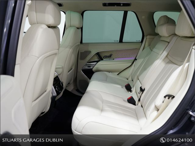 Image for 2025 Land Rover Range Rover *HSE + EXTRAS* P460E PHEV: DEPLOYABLE SIDE STEPS, SHADOW EXTERIOR PACK, 22” STYLE 7023 GLOSS BLACK ALLOYS, BLACK CONTRAST ROOF