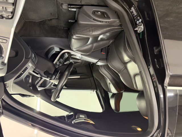 Image for 2015 Volvo XC60 **R DESIGN**LUXURY**D4**AUTO**FULL LEATHER**ELECTRIC MEMORY SEATS**HEATED SEATS**20"DIAMOND CUT ALLOYS**BIG SCREEN MEDIA**ADPTIVE CRUISE CONTROL**BLIND SPOT WARNING**2KEYS**KEYLESS ENTRY AND START**