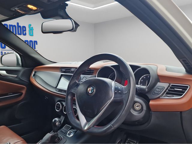 Image for 2016 Alfa Romeo Giulietta 1.4 AUTOMATIC * SPORTIVIA * LEATHER * HEATED SEATS * 162 REG * REVERSE CAMERA * CARPLAY / ANDROID APPS * BEST AVAILABLE * 