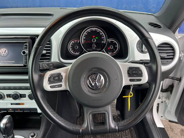 Image for 2014 Volkswagen Beetle 1.4 DESIGN PACK TSI AUTO // FULL SERVICE HISTORY // 17" ALLOYS // LEATHER HEATED SEATS // REVERSE CAMERA