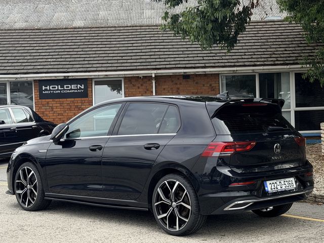 Image for 2023 Volkswagen Golf Style 2.0. WIRELESS PHONE CHARGER