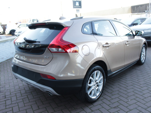 Image for 2017 Volvo V40 2.0D4 CROSS COUNTRY EDITION 5DR HATCHBACK AUTO // BUY WITH CONFIDENCE AA AND SIMI APPROVED DEALER 2026 // FINANCE ARRANGED // ALL TRADE INS WELCOME //