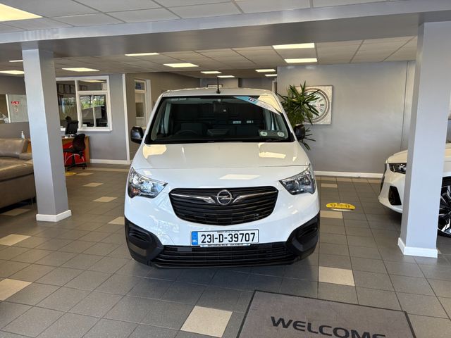 Image for 2023 Opel Combo Komfort Trim