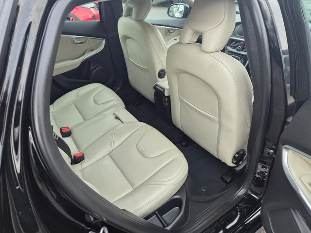 Image for 2016 Volvo V40 D2 MOM ED 5DR