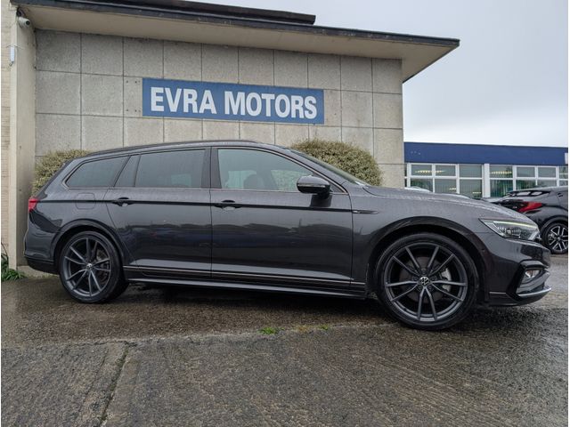 Image for 2023 Volkswagen Passat R-LINE AUTOMATIC 2.0 DIESEL//HIGH SPEC//FULL LEATHER HEATED SEATS//MASSAGE DRIVERS SEAT//SURROUND PARKING CAMERAS//KEYLESS ENTRY//ADAPTIVE CRUISE CONTROL//