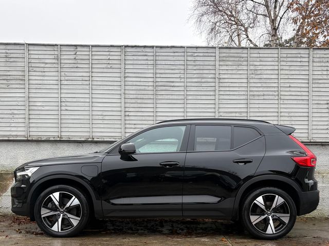 Image for 2022 Volvo XC40 R-DESIGN T4 RECHARGE AUTO / ONE OWNER / 19" ALLOYS / HALF-LEATHER / NAV / PARK ASSIST / FULL HISTORY / *FINANCE PACKAGES AVAILABLE*