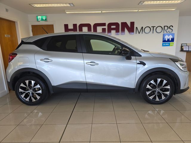 Image for 2024 Renault Captur Evolution Petrol New Model