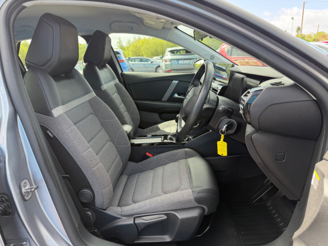 Image for 2022 Citroen C4 Feel Puretech 100 * REVERSING CAMERA / APPLE CAR PLAY * 