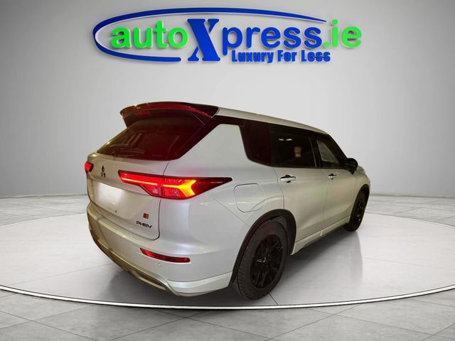 Image for 2022 Mitsubishi Outlander PHEV 4WD, 7 Seats, Panoramic Sunroof