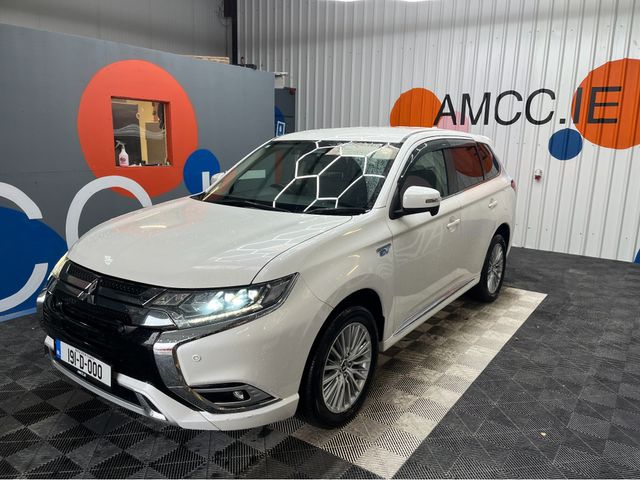 Image for 2019 Mitsubishi Outlander €22950! 2019 MITSUBISHI OUTLANDER PHEV LIMITED EDITION 4WD 2.4 AUTOMATIC / CRUISE CONTROL / REVERSE CAMERA / ELECTRIC HEATED SEATS / HEATED STEERING WHEEL 